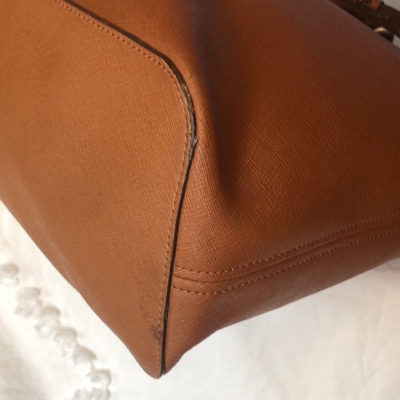 MICHAEL KORS brown saffiano leather large jet set travel tote. - Picture 9 of 15